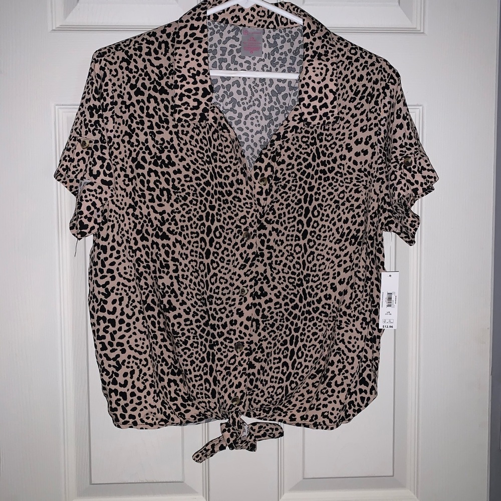 Animal print shirt sleeve blouse